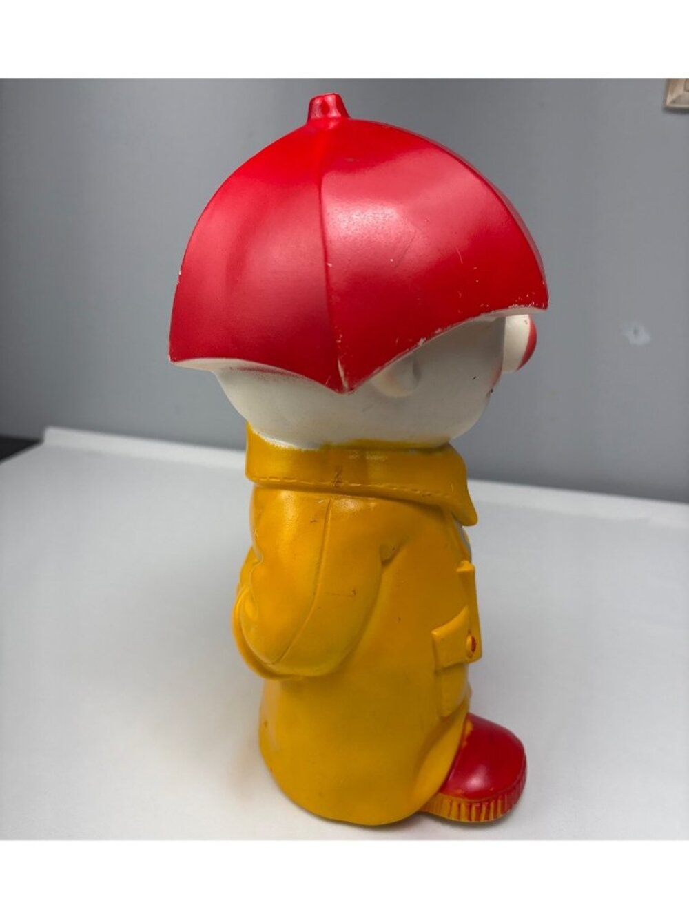 1971 Play Pal Plastics "For A Rainy Day" Clown Coin Bank 12" Red/Yellow Collecti - Picture 4 of 14